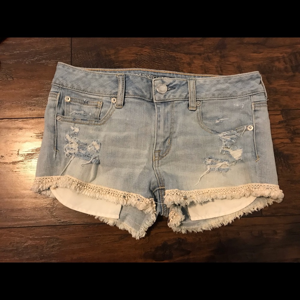 American Eagle shorts with lace trim